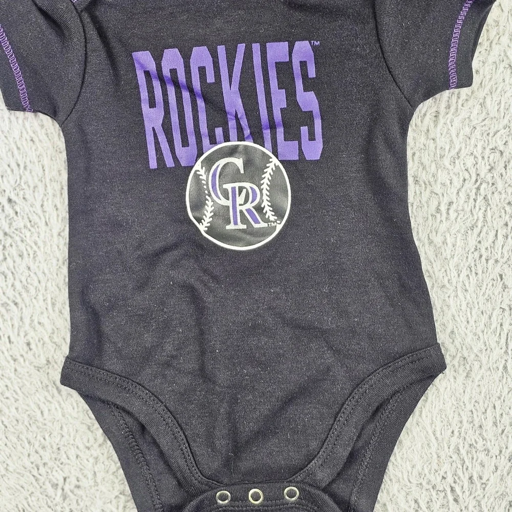 Colorado‎ Rockies Shirt Bodysuit Boys 0-3 Months Black MLB Baseball Bib Booties